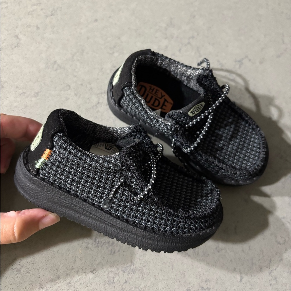 Hey dudes Toddler 5 5c